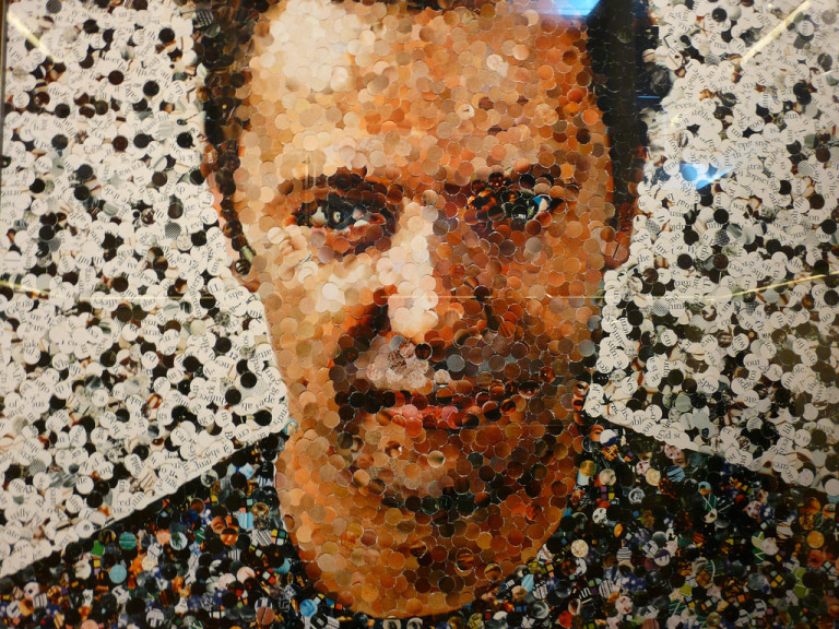 vik-muniz-self-portrait-photo-taken-by-joyce-takenaka